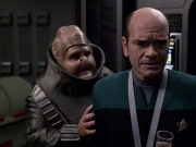 extant_StarTrek_VOY_6x04-TinkerTenorDoctorSpy_02577.jpg