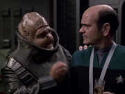 extant_StarTrek_VOY_6x04-TinkerTenorDoctorSpy_02579.jpg