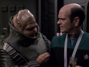 extant_StarTrek_VOY_6x04-TinkerTenorDoctorSpy_02580.jpg
