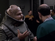 extant_StarTrek_VOY_6x04-TinkerTenorDoctorSpy_02591.jpg