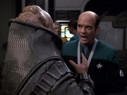 extant_StarTrek_VOY_6x04-TinkerTenorDoctorSpy_02594.jpg