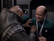 extant_StarTrek_VOY_6x04-TinkerTenorDoctorSpy_02595.jpg