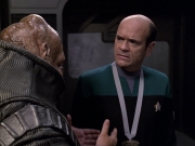 extant_StarTrek_VOY_6x04-TinkerTenorDoctorSpy_02614.jpg
