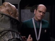 extant_StarTrek_VOY_6x04-TinkerTenorDoctorSpy_02618.jpg