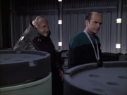 extant_StarTrek_VOY_6x04-TinkerTenorDoctorSpy_02628.jpg