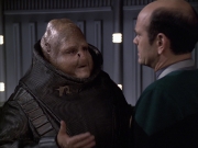 extant_StarTrek_VOY_6x04-TinkerTenorDoctorSpy_02651.jpg