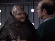 extant_StarTrek_VOY_6x04-TinkerTenorDoctorSpy_02653.jpg