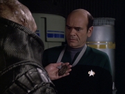 extant_StarTrek_VOY_6x04-TinkerTenorDoctorSpy_02659.jpg