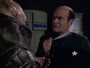 extant_StarTrek_VOY_6x04-TinkerTenorDoctorSpy_02661.jpg