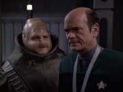 extant_StarTrek_VOY_6x04-TinkerTenorDoctorSpy_02675.jpg