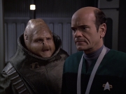 extant_StarTrek_VOY_6x04-TinkerTenorDoctorSpy_02677.jpg
