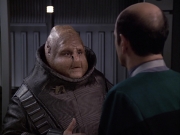 extant_StarTrek_VOY_6x04-TinkerTenorDoctorSpy_02679.jpg
