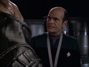 extant_StarTrek_VOY_6x04-TinkerTenorDoctorSpy_02687.jpg