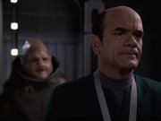 extant_StarTrek_VOY_6x04-TinkerTenorDoctorSpy_02716.jpg