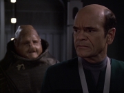 extant_StarTrek_VOY_6x04-TinkerTenorDoctorSpy_02721.jpg