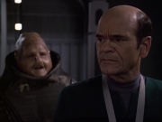 extant_StarTrek_VOY_6x04-TinkerTenorDoctorSpy_02722.jpg