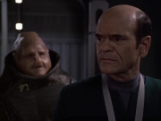 extant_StarTrek_VOY_6x04-TinkerTenorDoctorSpy_02723.jpg