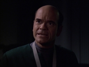 extant_StarTrek_VOY_6x04-TinkerTenorDoctorSpy_02729.jpg