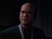 extant_StarTrek_VOY_6x04-TinkerTenorDoctorSpy_02730.jpg
