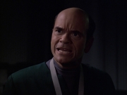 extant_StarTrek_VOY_6x04-TinkerTenorDoctorSpy_02731.jpg