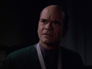 extant_StarTrek_VOY_6x04-TinkerTenorDoctorSpy_02732.jpg