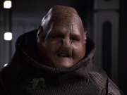 extant_StarTrek_VOY_6x04-TinkerTenorDoctorSpy_02736.jpg