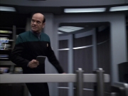 extant_StarTrek_VOY_6x04-TinkerTenorDoctorSpy_02815.jpg