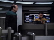 extant_StarTrek_VOY_6x04-TinkerTenorDoctorSpy_02827.jpg