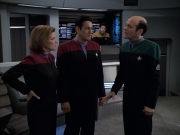 extant_StarTrek_VOY_6x04-TinkerTenorDoctorSpy_02865.jpg