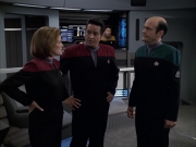 extant_StarTrek_VOY_6x04-TinkerTenorDoctorSpy_02876.jpg