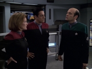 extant_StarTrek_VOY_6x04-TinkerTenorDoctorSpy_02882.jpg