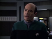 extant_StarTrek_VOY_6x04-TinkerTenorDoctorSpy_02930.jpg