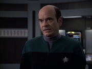 extant_StarTrek_VOY_6x04-TinkerTenorDoctorSpy_02941.jpg