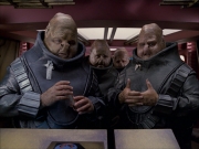 extant_StarTrek_VOY_6x04-TinkerTenorDoctorSpy_03015.jpg
