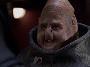 extant_StarTrek_VOY_6x04-TinkerTenorDoctorSpy_03033.jpg