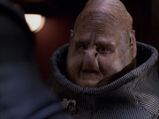 extant_StarTrek_VOY_6x04-TinkerTenorDoctorSpy_03045.jpg