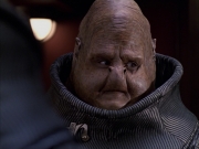 extant_StarTrek_VOY_6x04-TinkerTenorDoctorSpy_03049.jpg