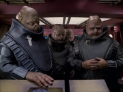 extant_StarTrek_VOY_6x04-TinkerTenorDoctorSpy_03065.jpg
