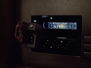 extant_StarTrek_VOY_6x04-TinkerTenorDoctorSpy_03070.jpg