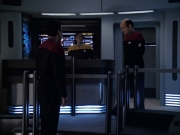 extant_StarTrek_VOY_6x04-TinkerTenorDoctorSpy_03104.jpg