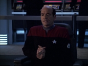 extant_StarTrek_VOY_6x04-TinkerTenorDoctorSpy_03145.jpg