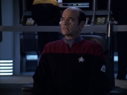 extant_StarTrek_VOY_6x04-TinkerTenorDoctorSpy_03167.jpg