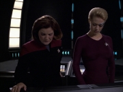extant_StarTrek_VOY_6x04-TinkerTenorDoctorSpy_03175.jpg