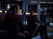 extant_StarTrek_VOY_6x04-TinkerTenorDoctorSpy_03206.jpg