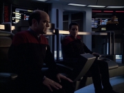 extant_StarTrek_VOY_6x04-TinkerTenorDoctorSpy_03207.jpg
