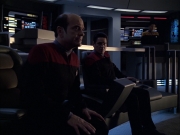 extant_StarTrek_VOY_6x04-TinkerTenorDoctorSpy_03210.jpg