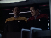 extant_StarTrek_VOY_6x04-TinkerTenorDoctorSpy_03437.jpg