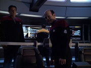 extant_StarTrek_VOY_6x04-TinkerTenorDoctorSpy_03526.jpg