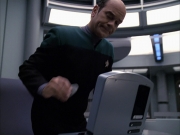 extant_StarTrek_VOY_6x04-TinkerTenorDoctorSpy_03563.jpg