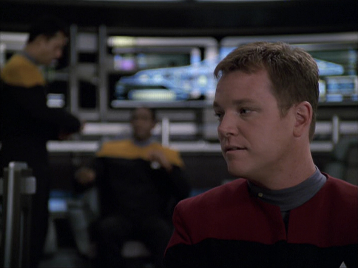 extant_StarTrek_VOY_6x05-Alice_00073.jpg